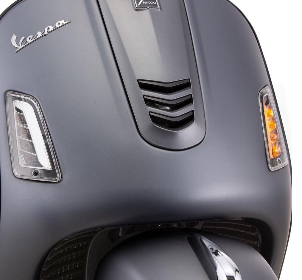 Kit clignotant avant gauche/droite pour Vespa GTS/GTS Super/GTV 125-300ccm ('14-), clair