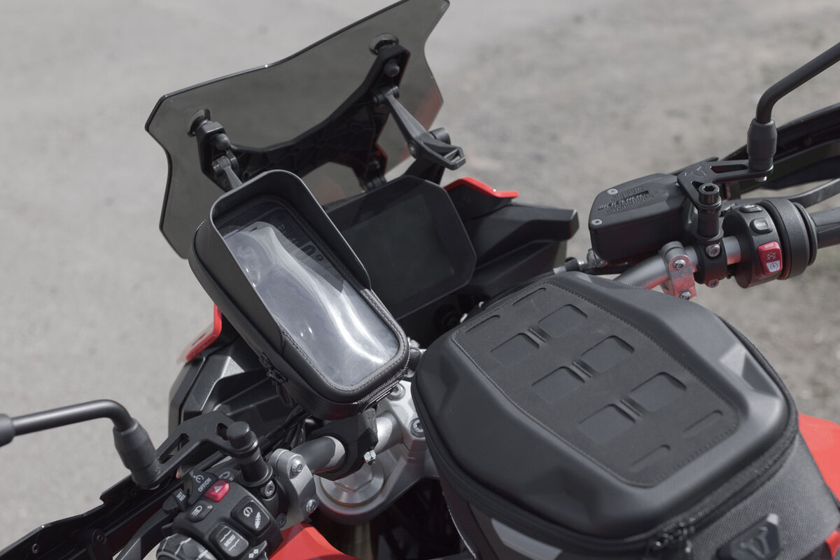 Kit de navigation universel avec Phone Case, y compris bras de serrage 2" pour filetage de guidon/rétroviseur.