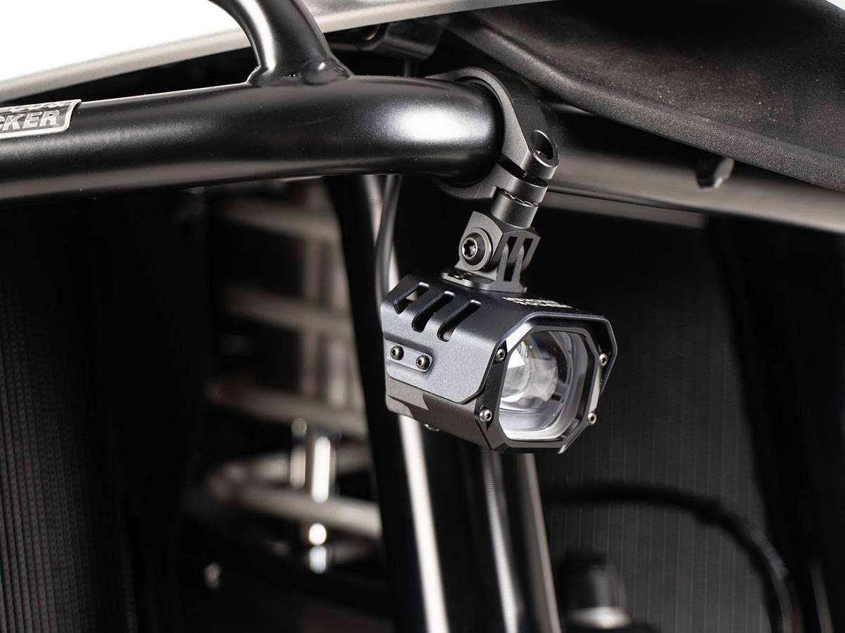 Phares supplémentaires à LED Nova avec fixation universelle pour tube Ø25-32mm Hepco & Becker