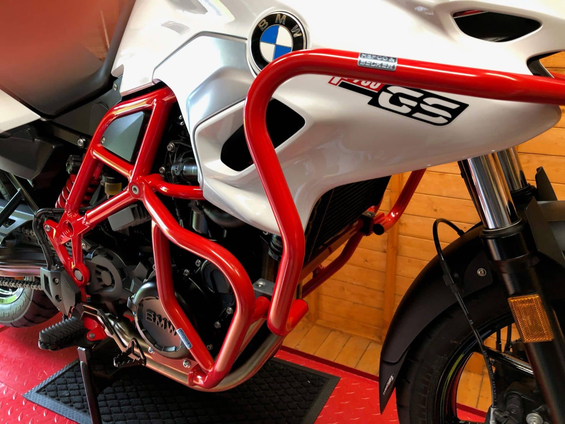 Arceau de protection du réservoir rouge pour BMW F 650 GS Twin (08-11)/F 700 GS (12-17)/F 800 GS (08-16)