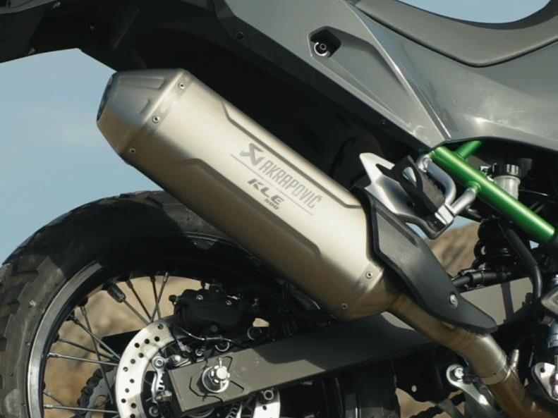 Akrapovič pot d'échappement en titane pour Kawasaki KLE 500 /SE (26-)