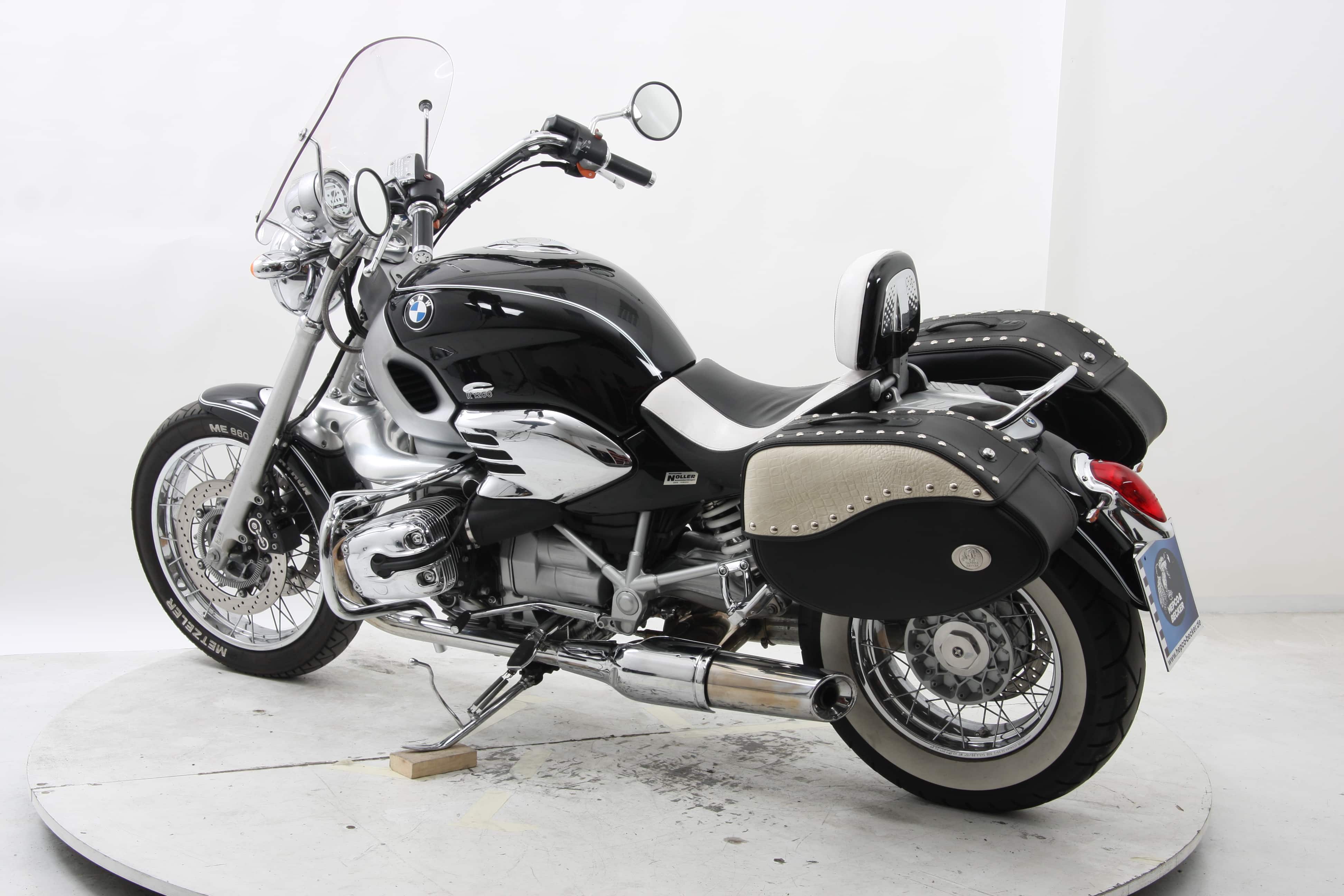 Supports latéraux C-Bow chromés pour BMW R 850 C (00-04)/R 1200 C (97-04) Hepco & Becker