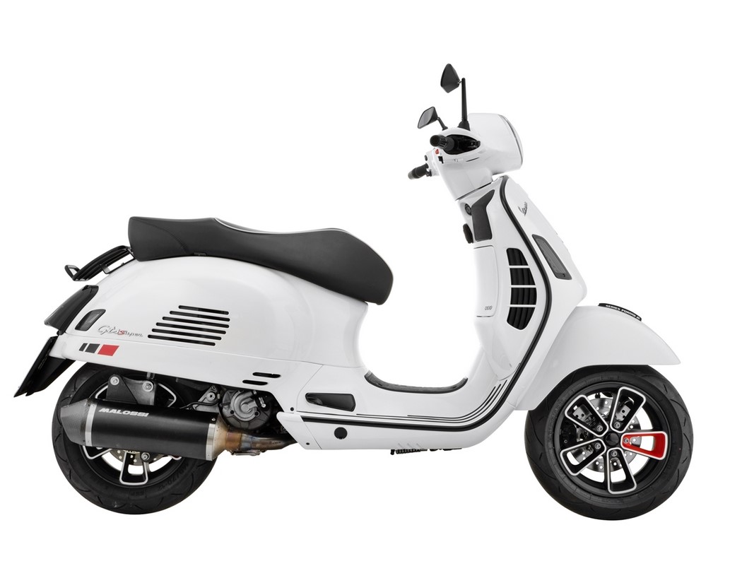 Cadre feu arrière pour Vespa GTS/GTS Super HPE 125/300 ('19-22), noir mat