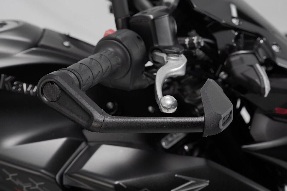 SW-Motech Protecteur de levier avec déflecteur pour Kawasaki Z 1100 /SE (26-) / Z 650 S (26-)