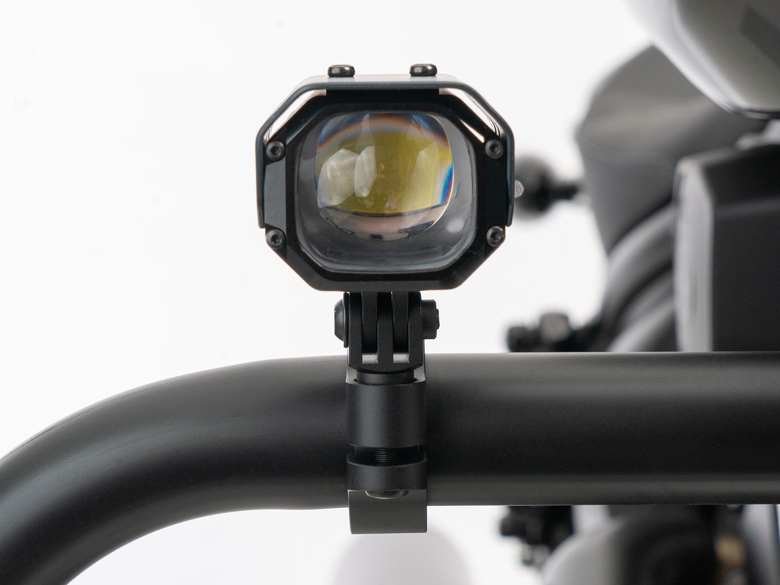 Phares supplémentaires à LED Nova avec fixation universelle pour tube Ø25-32mm Hepco & Becker