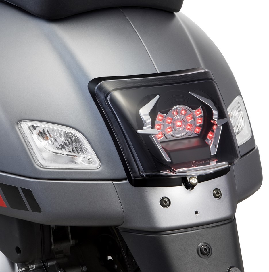 Feu arrière MK II LED pour Vespa GTS/GTS Super/GTV/GT 60 125-300ccm (-'13), clair