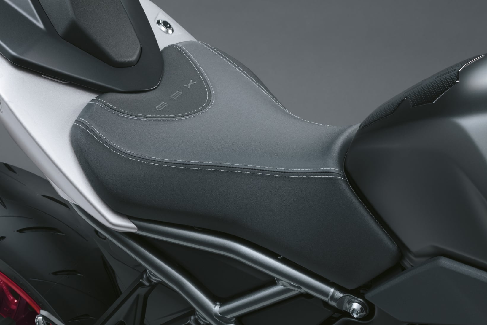 Banc sport pour Suzuki GSX-8R (24-) Original