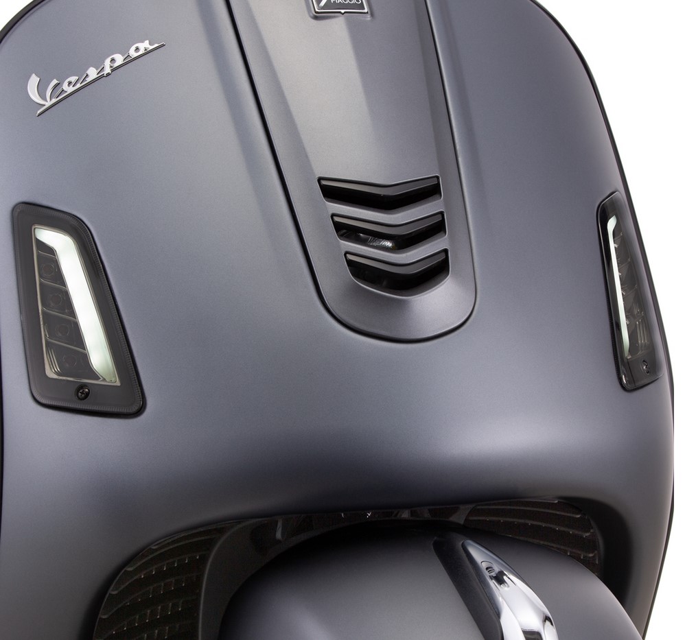 Kit clignotants avant gauche/droite pour Vespa GTS/GTS Super/GTV 125-300ccm ('14-), teinté