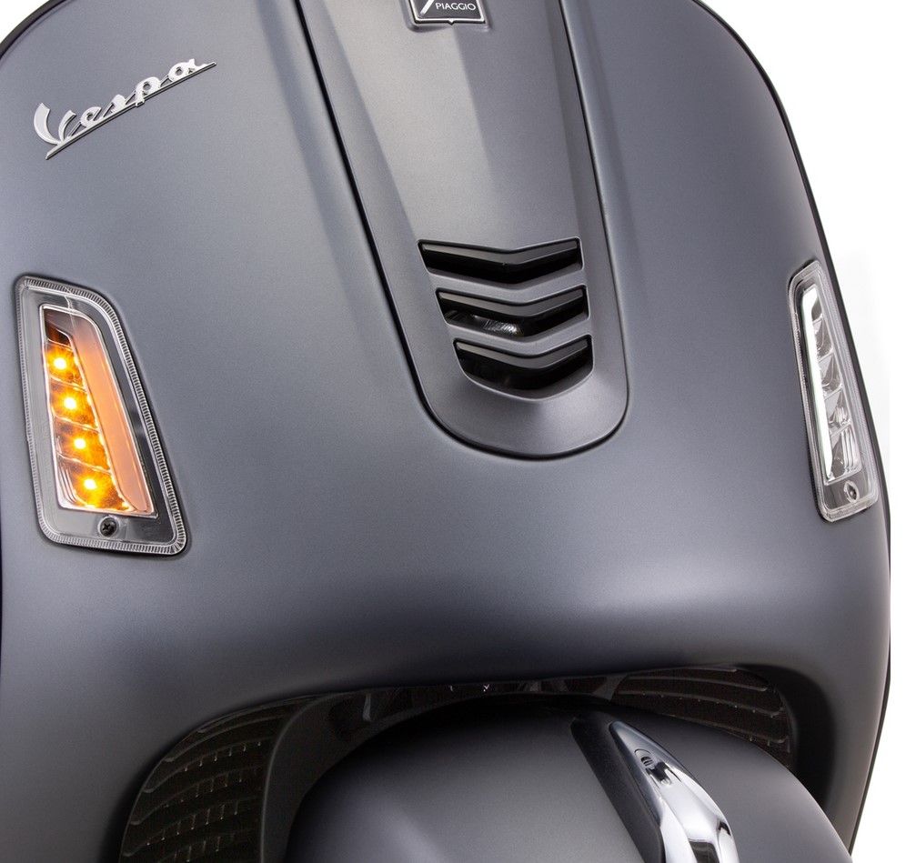 Kit clignotant avant gauche/droite pour Vespa GTS/GTS Super/GTV 125-300ccm ('14-), clair