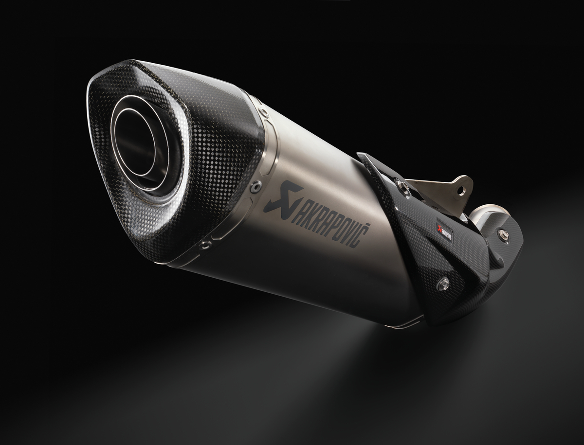 Akrapovic Slip-On LINE système d'échappement pour KTM 790 Duke (année 18-)