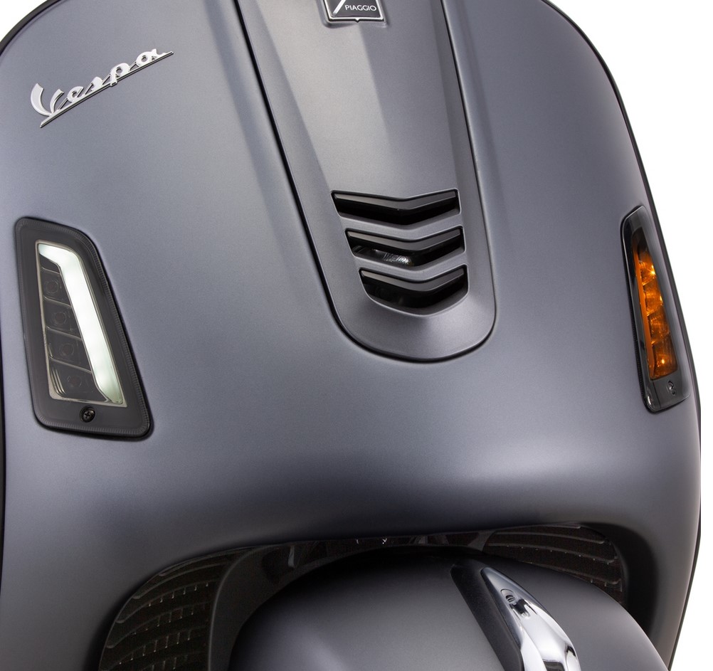 Kit clignotants avant gauche/droite pour Vespa GTS/GTS Super/GTV 125-300ccm ('14-), teinté