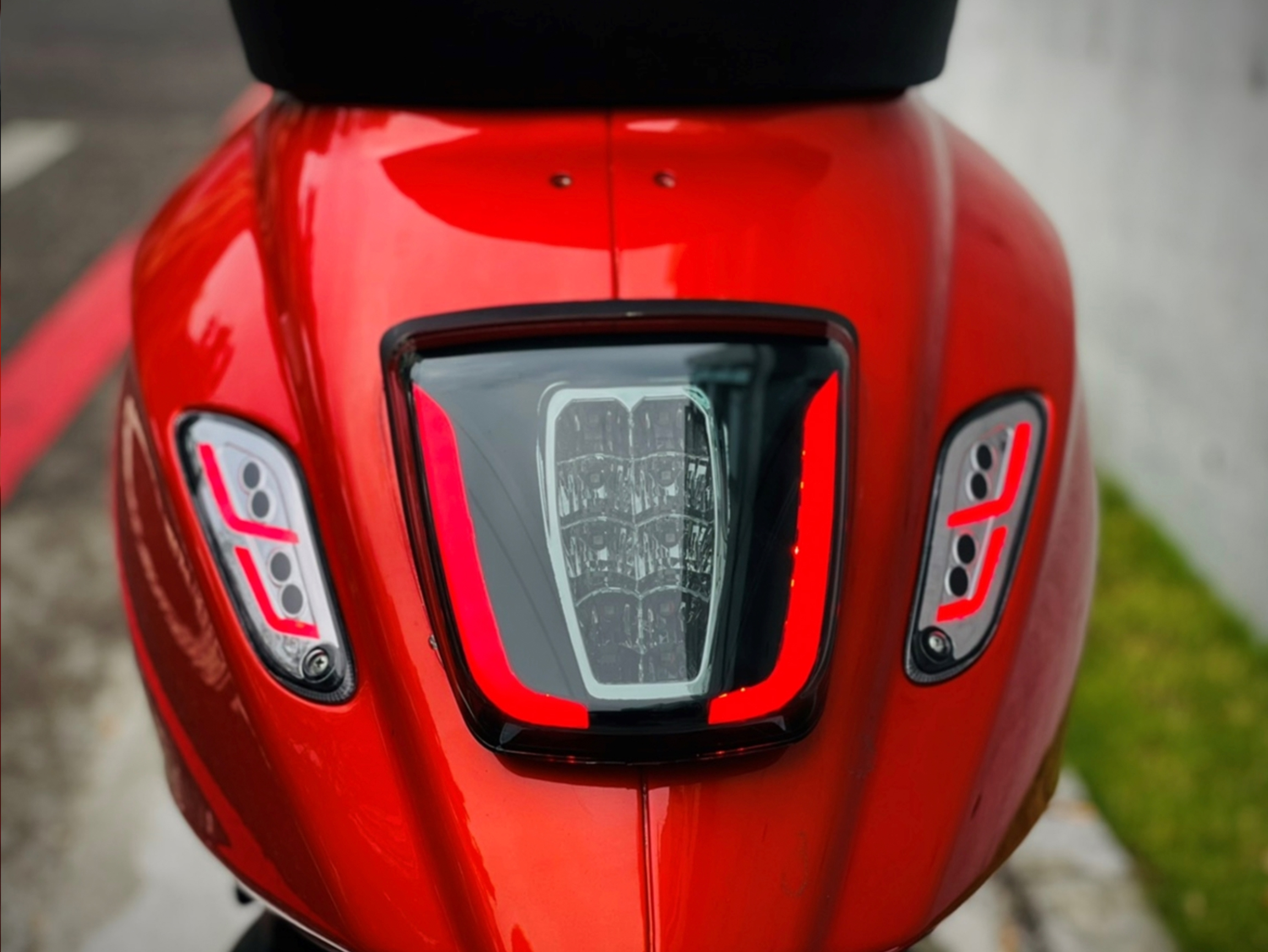 Feu arrière LED Zelioni pour Vespa Primavera / Sprint 50-150ccm