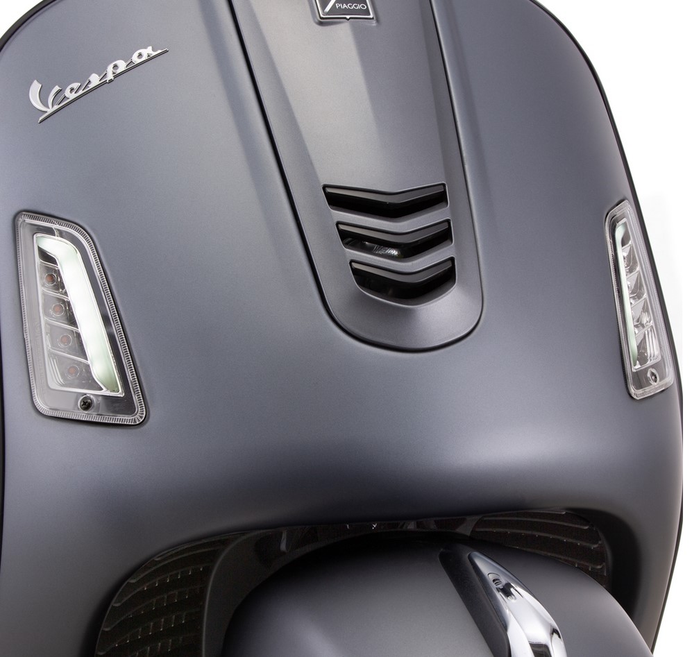 Kit clignotant avant gauche/droite pour Vespa GTS/GTS Super/GTV 125-300ccm ('14-), clair
