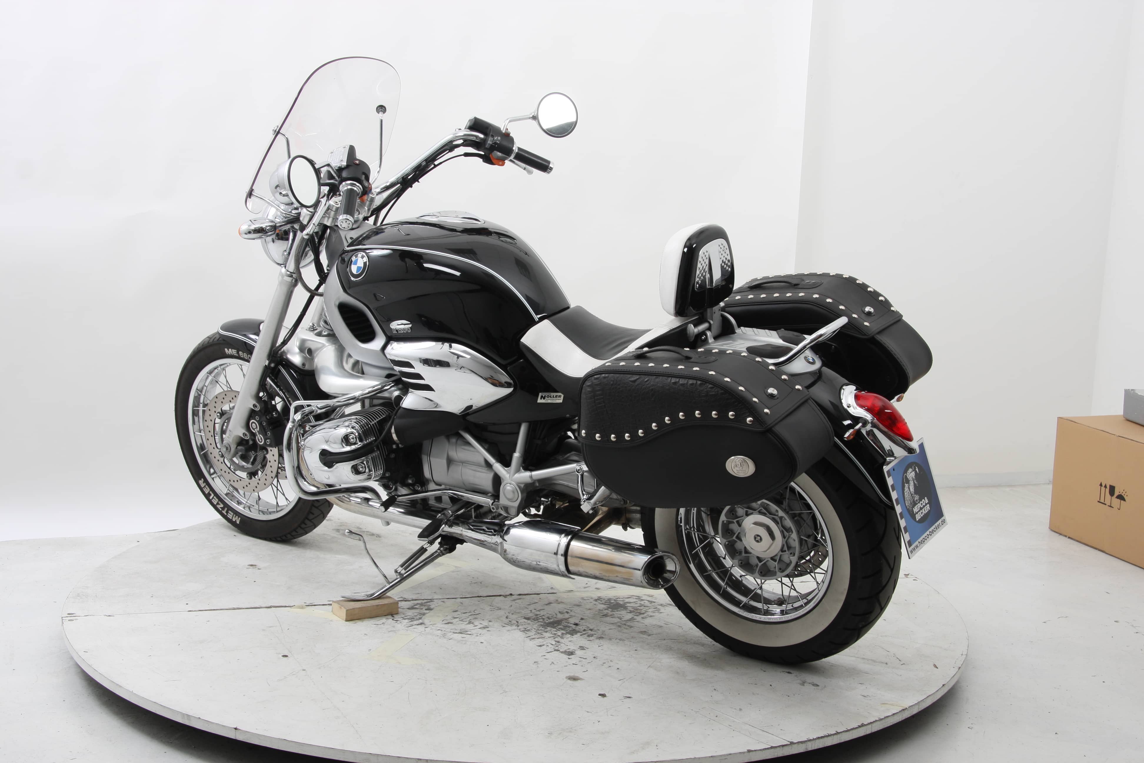 Supports latéraux C-Bow chromés pour BMW R 850 C (00-04)/R 1200 C (97-04) Hepco & Becker