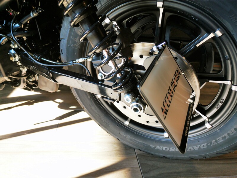 Support universel de plaque d'immatriculation à montage latéral pour moto  bobber